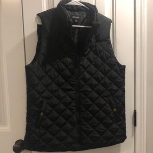 Black puff vest